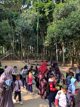 Our fundraised money going towards a special biryani lunch for all the school’s students, as well as sweets and chocolates. (3/3)